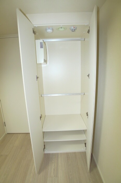 物件内観写真11　(収納)