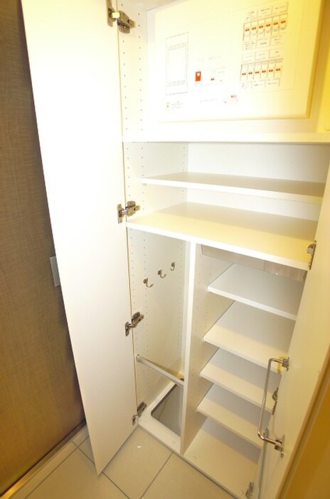 物件内観写真15　(靴箱)