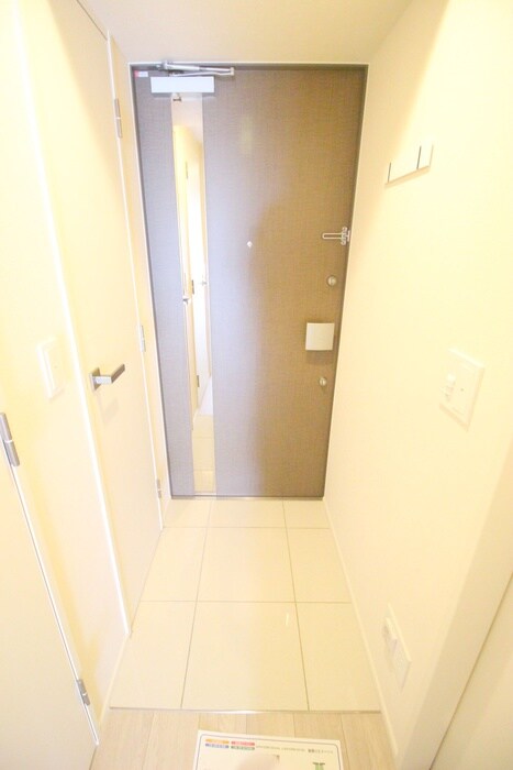 物件内観写真16　(玄関)