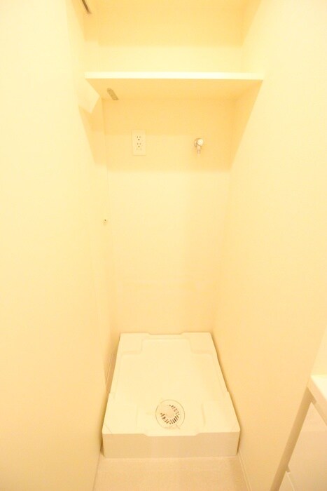 物件内観写真18　(洗濯機置場)