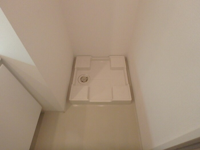 物件内観写真11　(洗濯機置場)