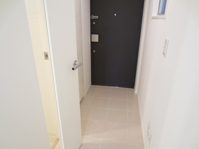 物件内観写真14　(玄関)