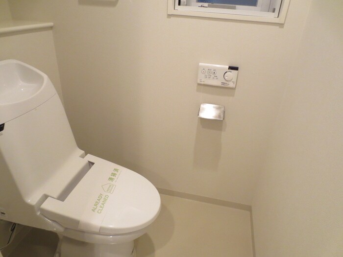 物件内観写真15　(トイレ)