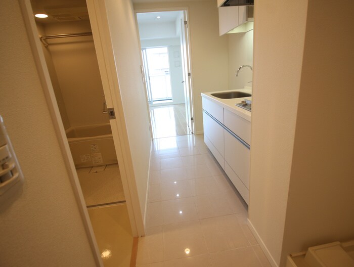 物件内観写真18　(玄関)