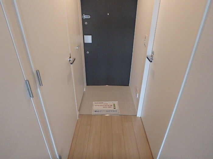 物件内観写真22　(玄関)