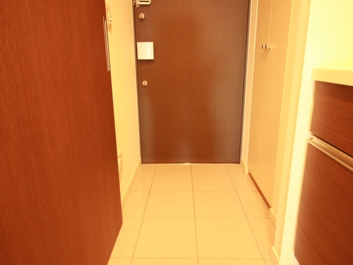 物件内観写真22　(玄関)