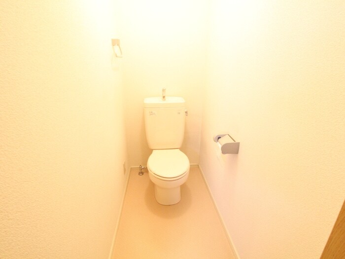 物件内観写真8　(トイレ)