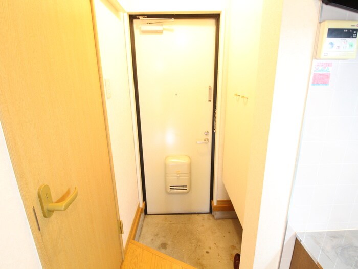 物件内観写真14　(玄関)