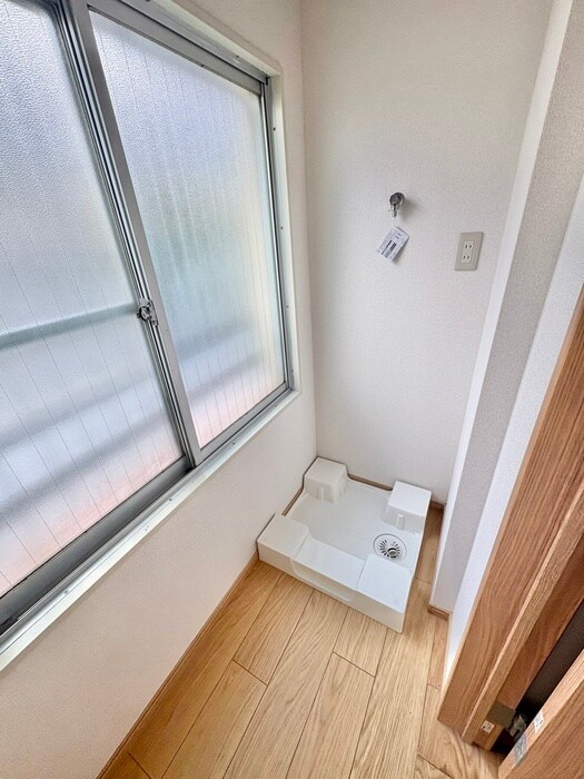 物件内観写真18　(洗濯機置場)