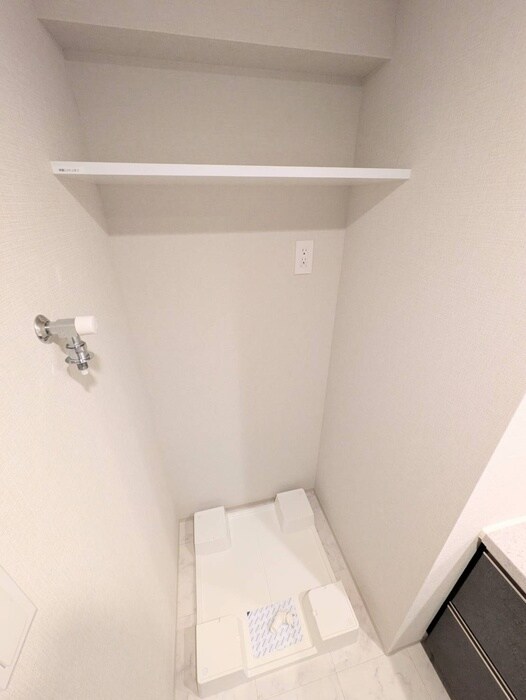 物件内観写真12　(洗濯機置場)