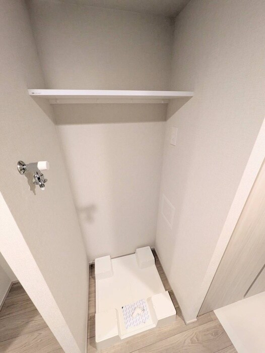 物件内観写真12　(洗濯機置場)