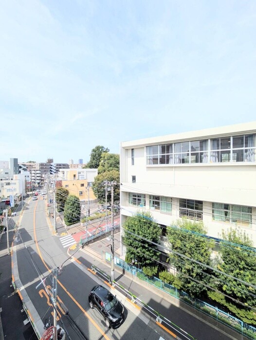 物件内観写真14　(室内からの展望)