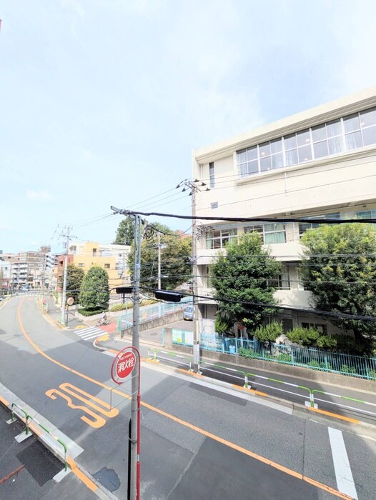 物件内観写真14　(室内からの展望)