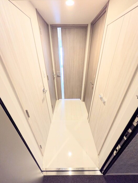 物件内観写真16　(玄関)