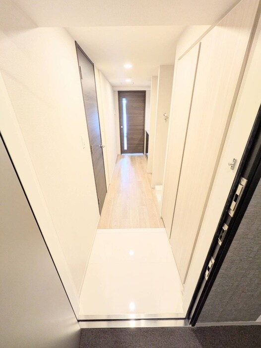 物件内観写真16　(玄関)