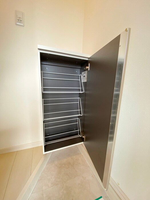 物件内観写真15　(靴箱)