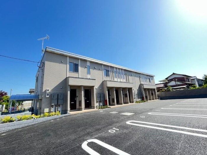 物件外観写真3　(駐車場)