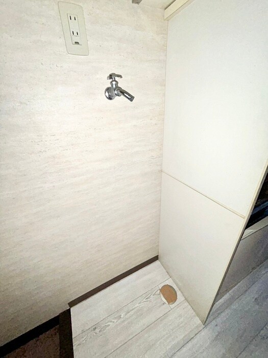 物件内観写真15　(洗濯機置場)