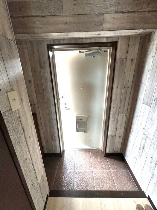 物件内観写真18　(玄関)