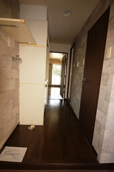 物件内観写真18　(廊下)