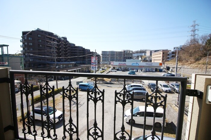 物件内観写真22　(室内からの展望)