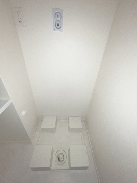 物件内観写真14　(洗濯機置場)