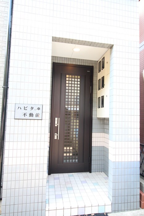 物件外観写真4　(エントランス部分)