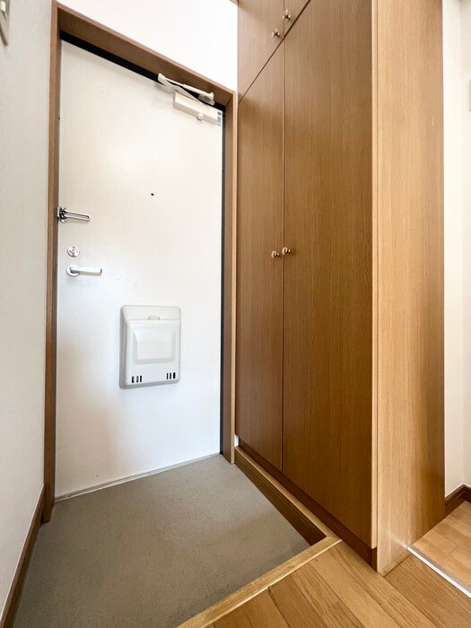 物件内観写真15　(玄関)