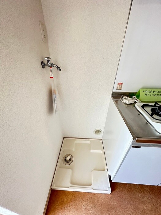 物件内観写真12　(洗濯機置場)