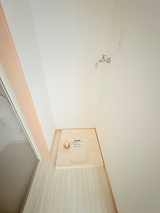 物件内観写真16　(洗濯機置場)