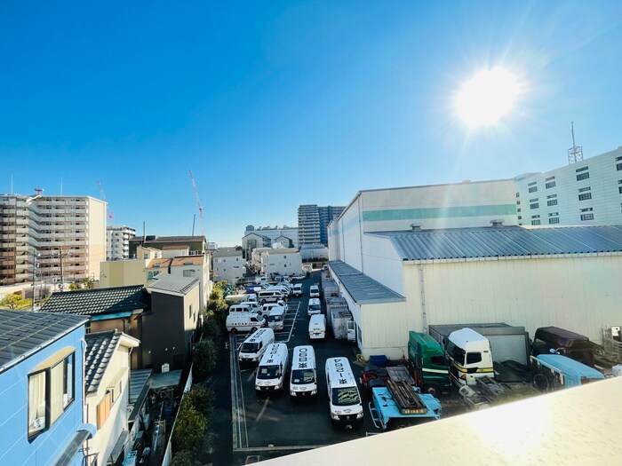 物件内観写真16　(室内からの展望)