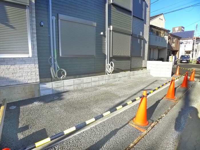 物件外観写真5　(駐車場)