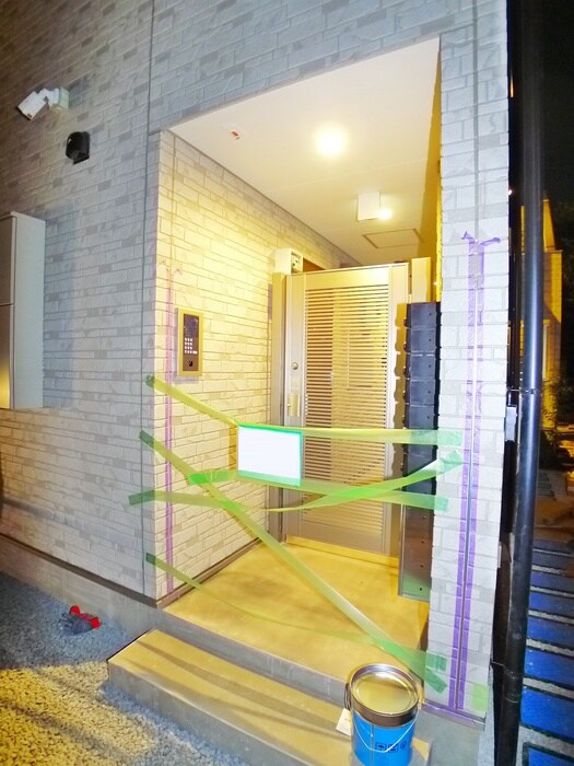 物件外観写真6　(エントランス部分)
