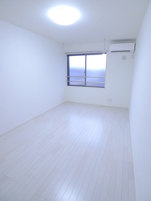 物件内観写真10　(室内からの展望)