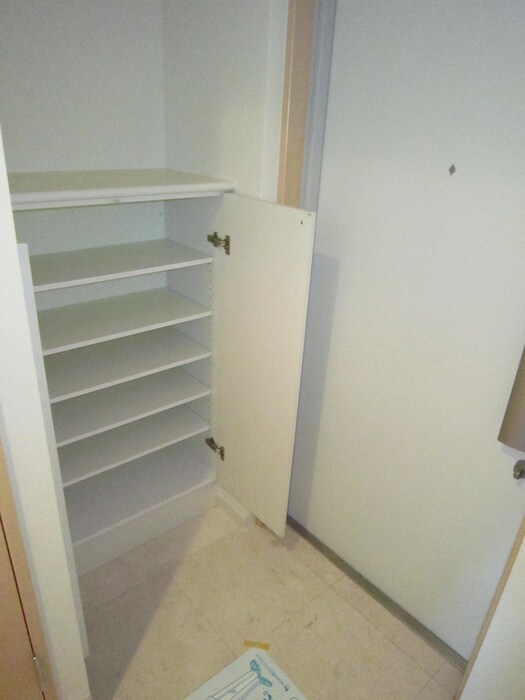 物件内観写真16　(靴箱)