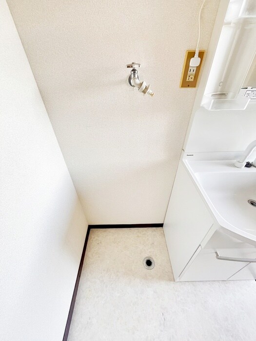 物件内観写真13　(洗濯機置場)