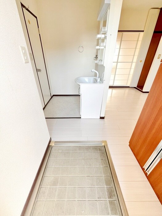 物件内観写真17　(玄関)