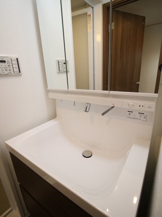 物件内観写真12　(洗面)