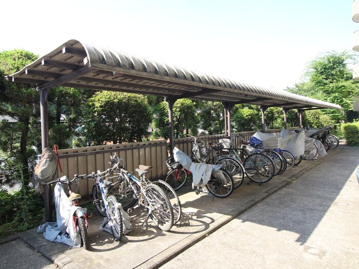 物件外観写真4　(駐輪場)