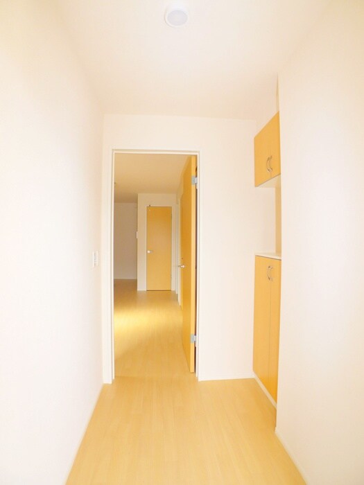 物件内観写真12　(玄関)