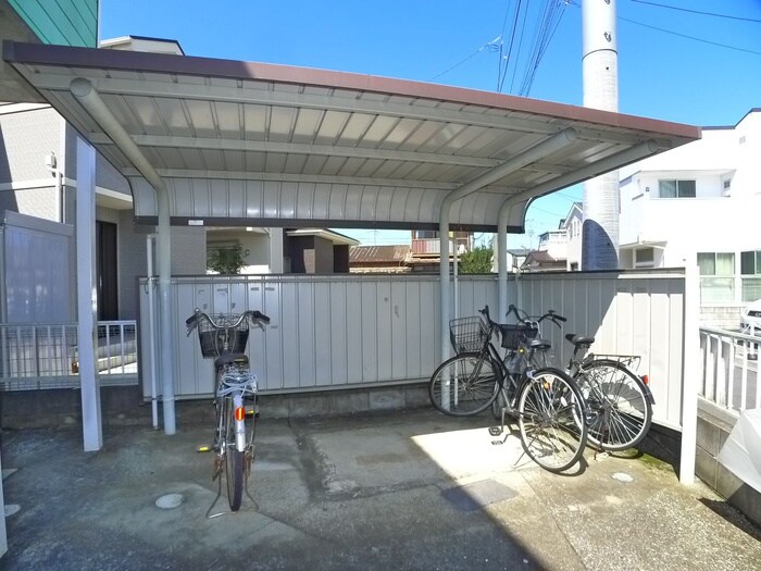 物件外観写真4　(駐輪場)