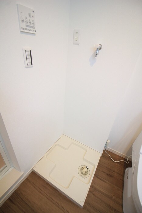 物件内観写真15　(洗濯機置場)