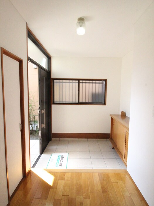 物件内観写真20　(玄関)