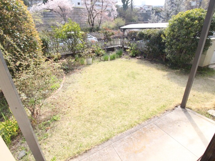 物件内観写真22　(室内からの展望)