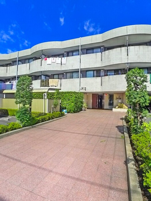 物件外観写真3　(エントランス部分)