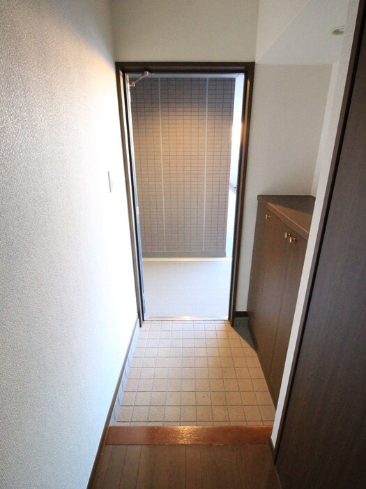 物件内観写真13　(玄関)