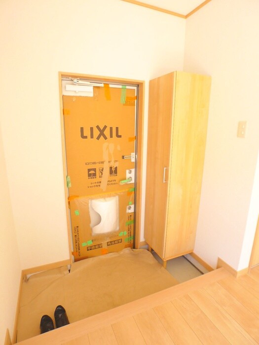 物件内観写真16　(玄関)