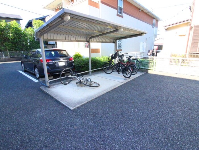 物件外観写真4　(駐輪場)