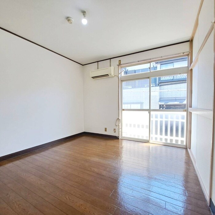 物件内観写真8　(居室)