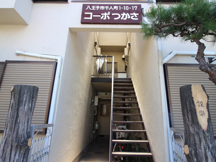 物件外観写真4　(エントランス部分)